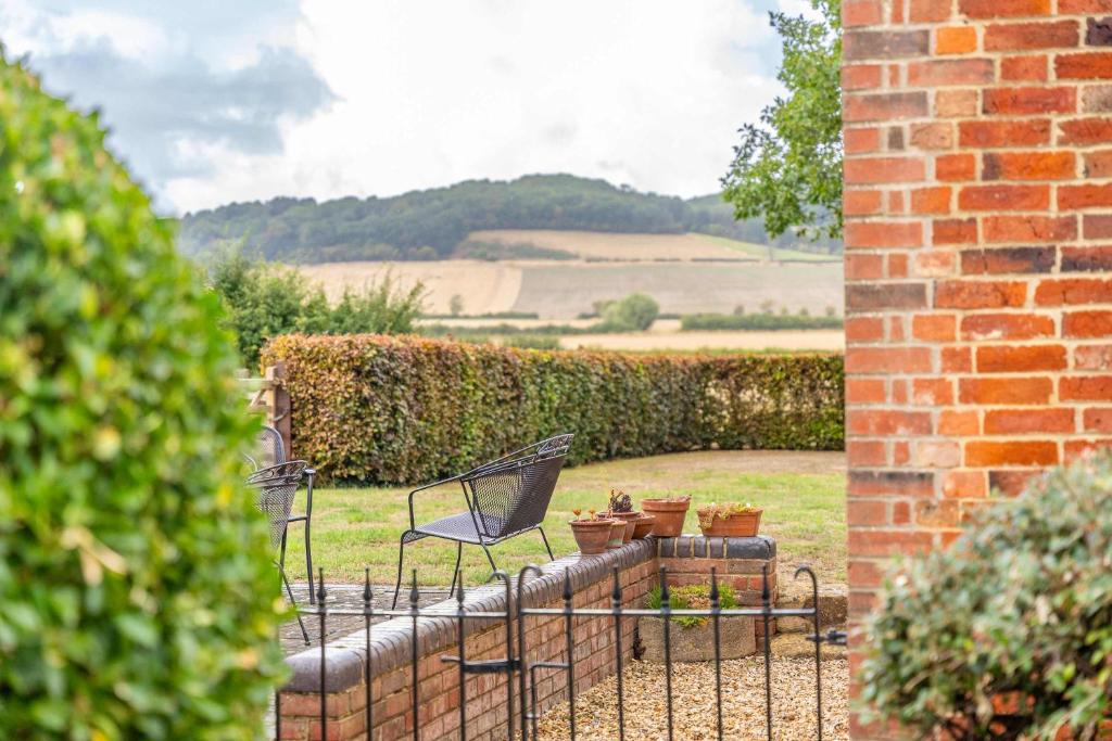 Üldine mäevaade või majutusasutusest Maple Cottage - Rural Charm & Cotswold Views pildistatud vaade