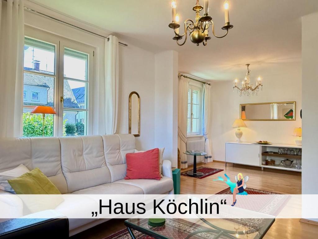 Χώρος καθιστικού στο Ferienhaus Köchlin - charmante Doppelhaushälfte mit Garten und Parkplatz