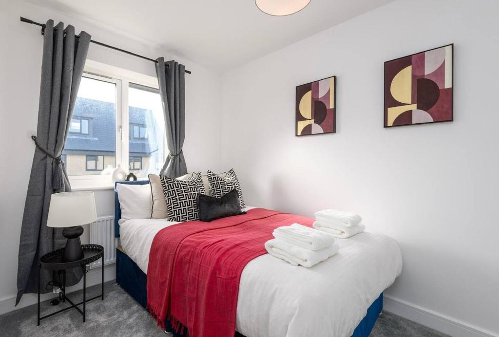 Voodi või voodid majutusasutuse Retreat in Sandgate Folkestone 3 bedrooms sleeps 6 toas