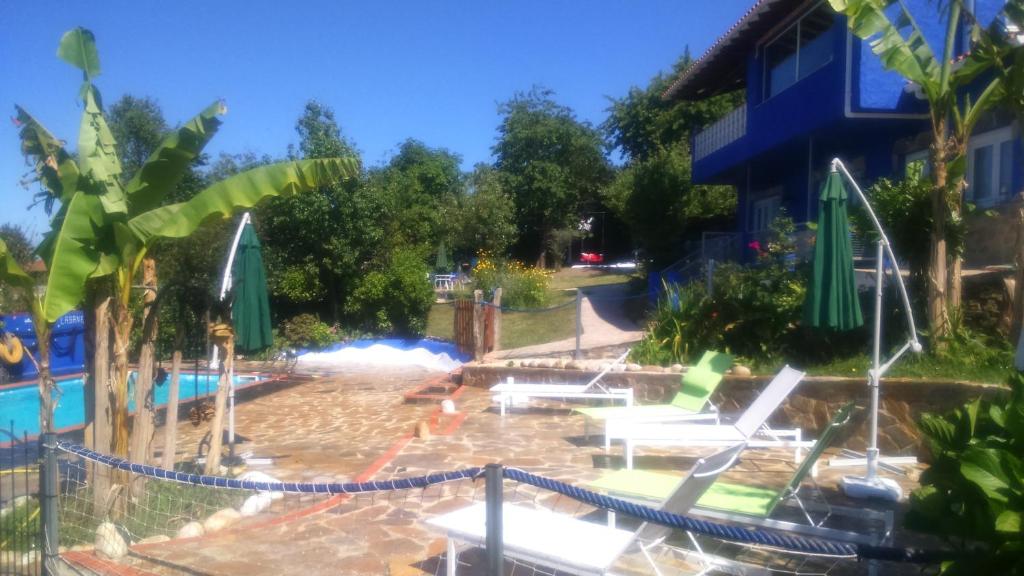 Bazén v ubytování Apartamentos Labana nebo v jeho okolí