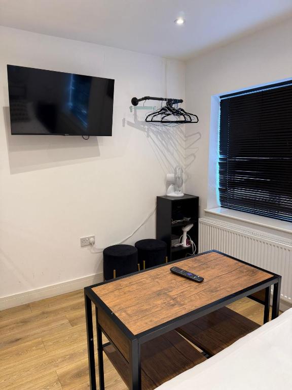 Townhouse Studio with Kitchen & Ensuite - Great Location - Resim 43