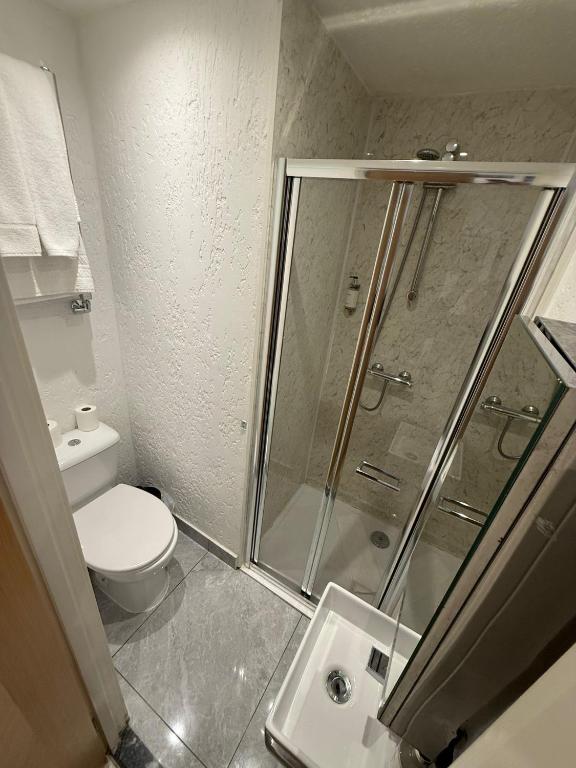 Townhouse Studio with Kitchen & Ensuite - Great Location - Resim 38