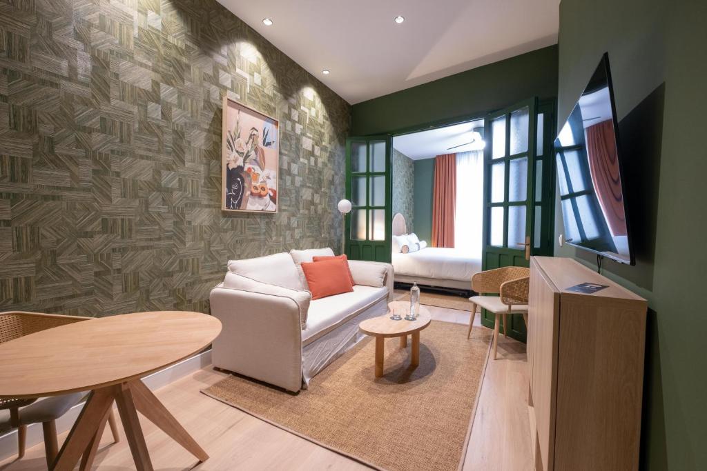 Suites Hotel Cetina Casa de Aguilar電視和／或娛樂中心