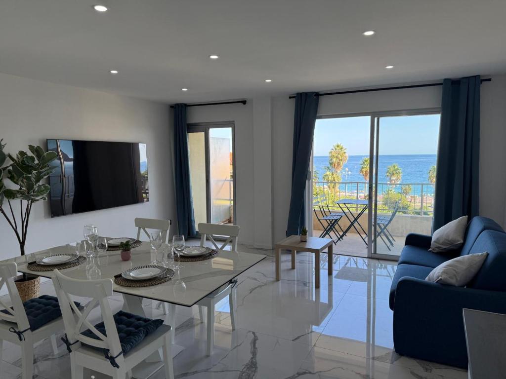 Sea View, Modern Apartment and Terrace