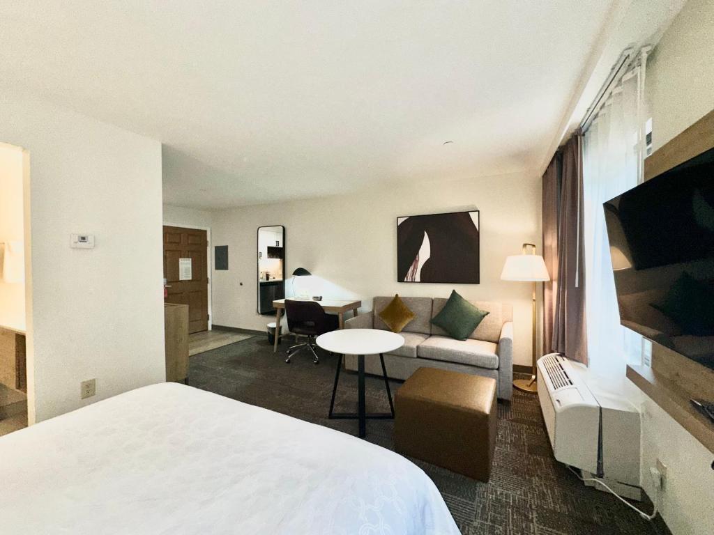 Staybridge Suites East Stroudsburg - Poconos by IHG photo