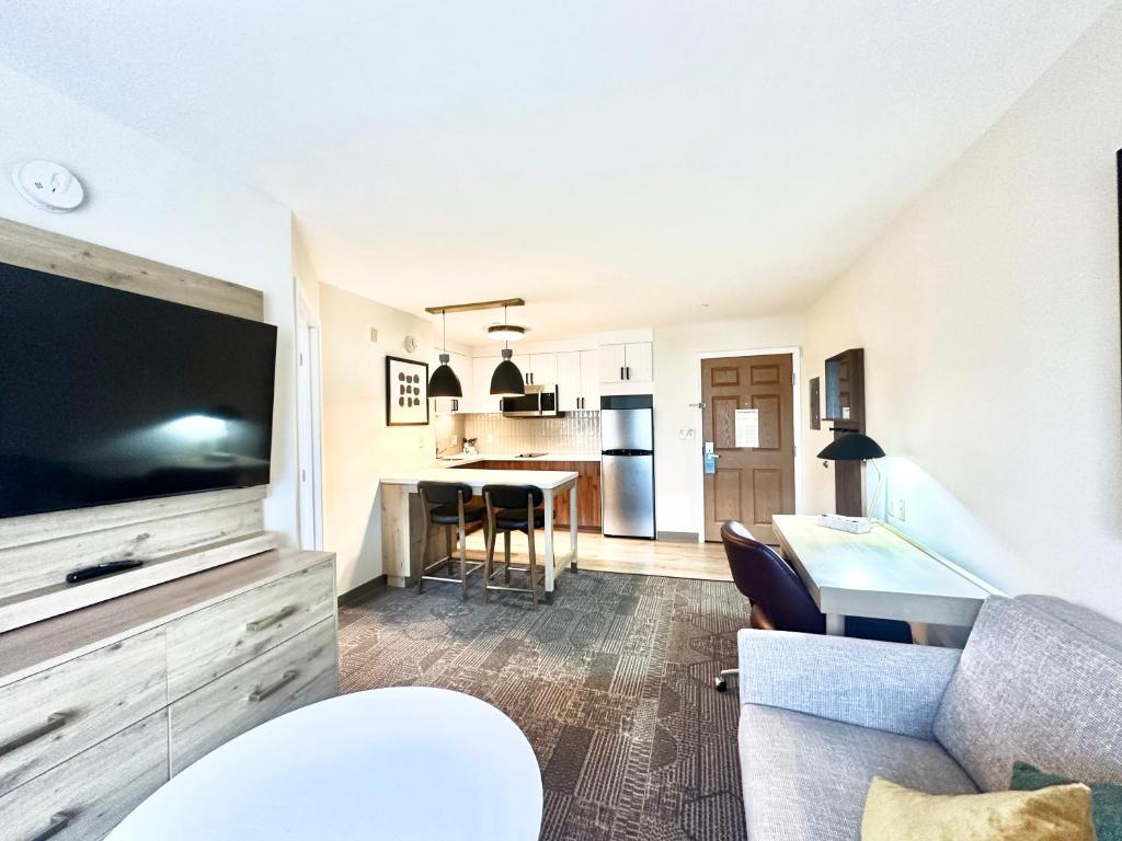 Staybridge Suites East Stroudsburg - Poconos by IHG photo