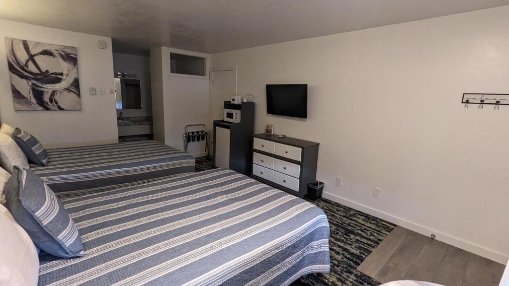 High Desert Inn - Habitación Deluxe Con Cama Grande