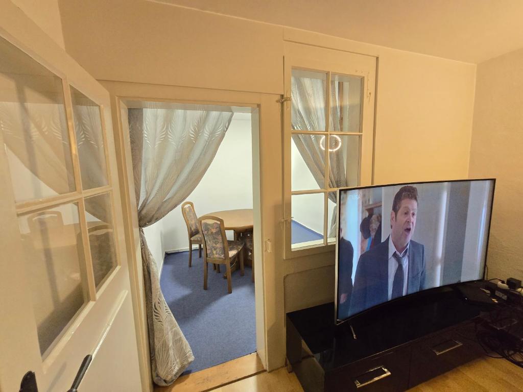 Great Double Apart in Old Town Bern - Resim 5