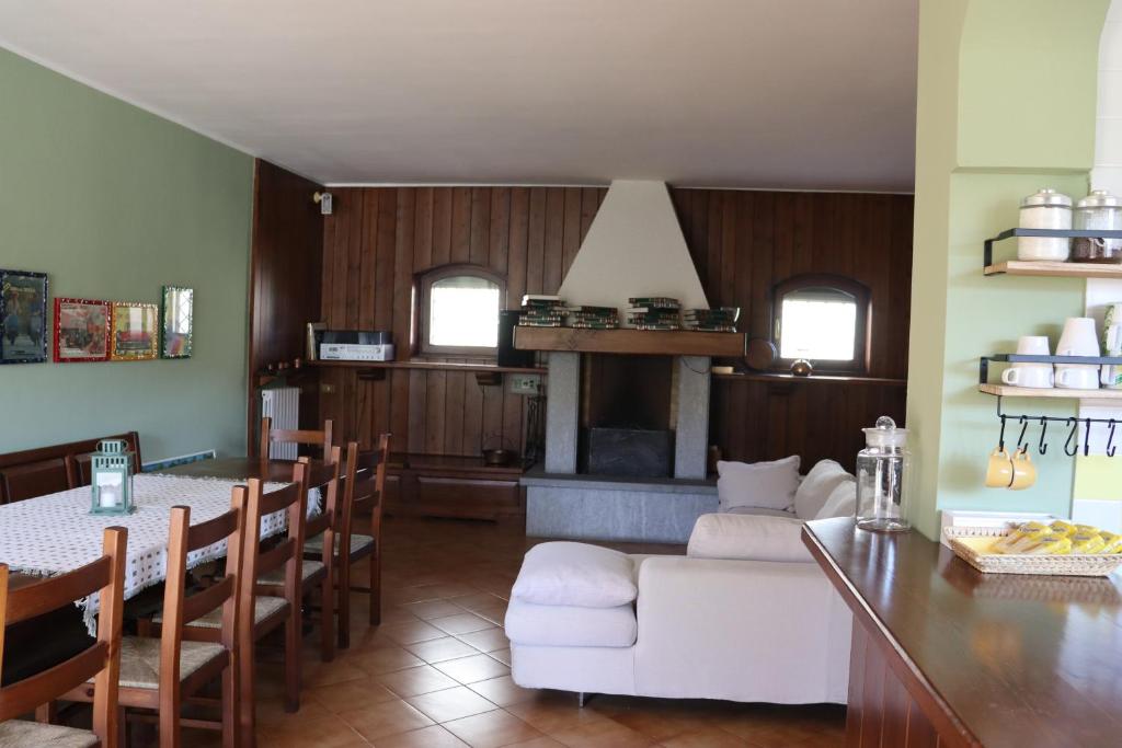 Il cortile - Camera Familiare Con Bagno In Comune