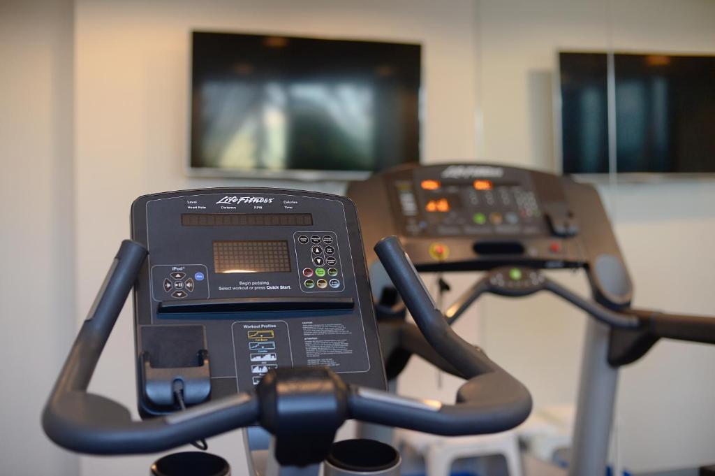 Fitness centrum a/nebo fitness zařízení v ubytování Oaks Gladstone Grand Hotel