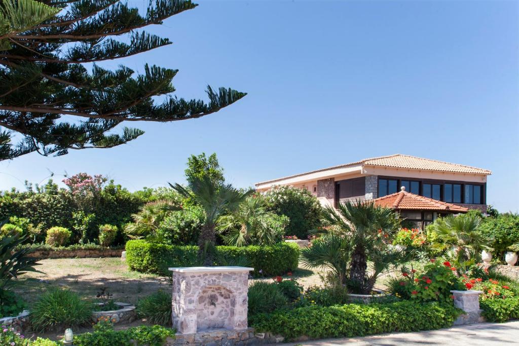 A garden outside Villa Antikleia