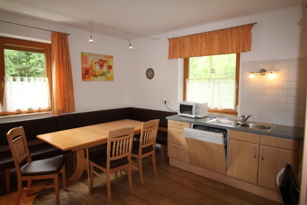 A kitchen or kitchenette at Haus Peter Schiestl