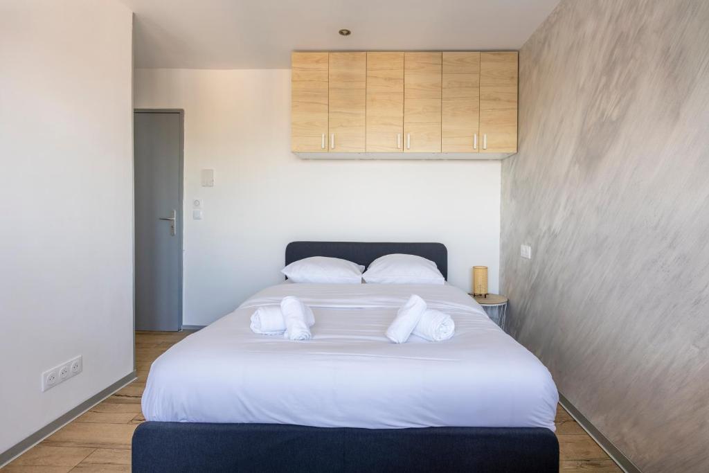 WilSix by Max, Renovated, bright studio, 1 min from train station – photo 2