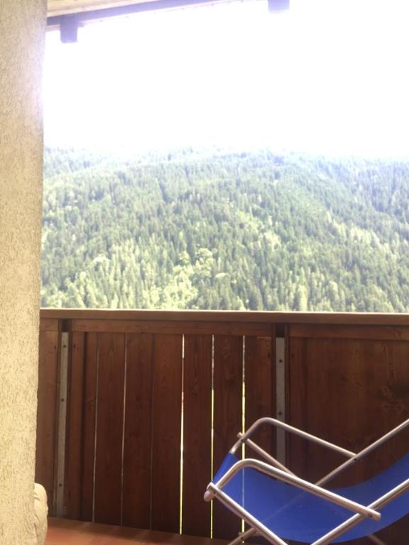 Nespecifikovaný výhled na hory nebo výhled na hory při pohledu z hotelu