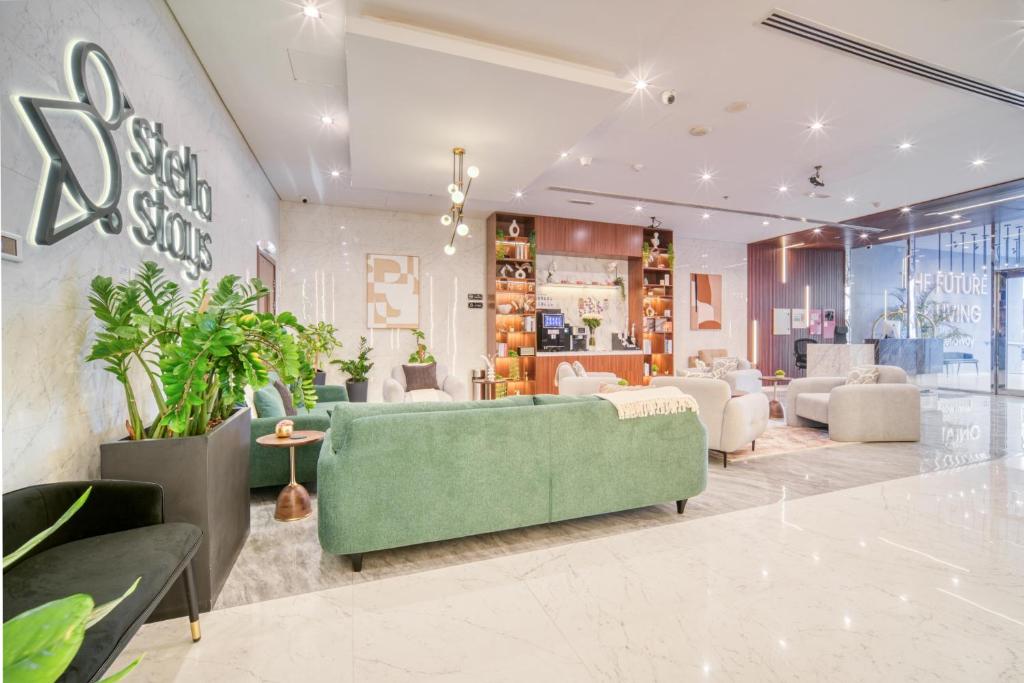 Stella Stays Lana Tower - Resim 23