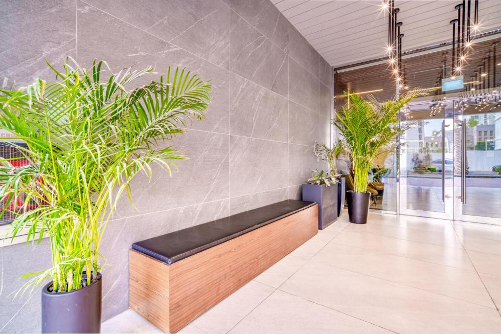 Stella Stays Lana Tower - Resim 7