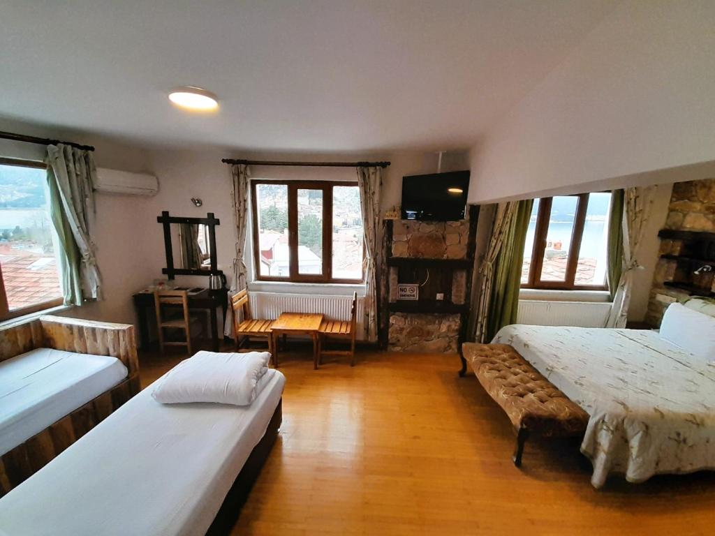Fulya Pension - Quadruple Room With Mountain View