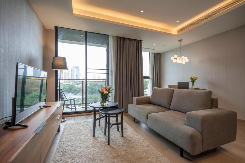 
One Bedroom Corner Suite
