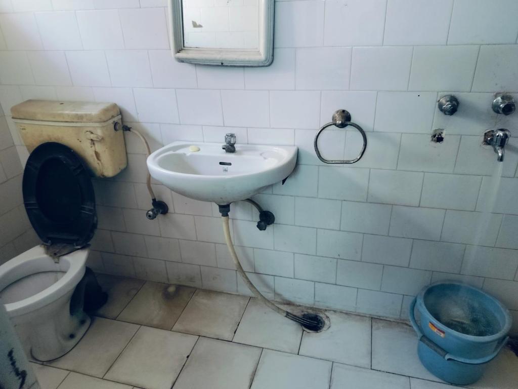 Koupelna v ubytování Raghunath bhawan