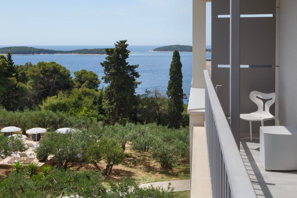 Pharos Hvar Bayhill Hotel photo