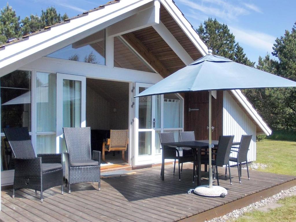 Kawasan patio atau luaran di Holiday Home Crispina - 350m from the sea by Interhome