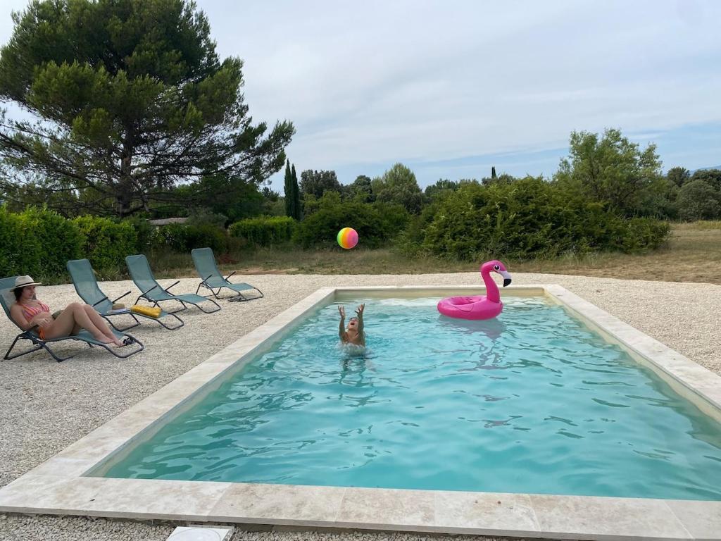 Πισίνα στο ή κοντά στο le mas au pied du Ventoux