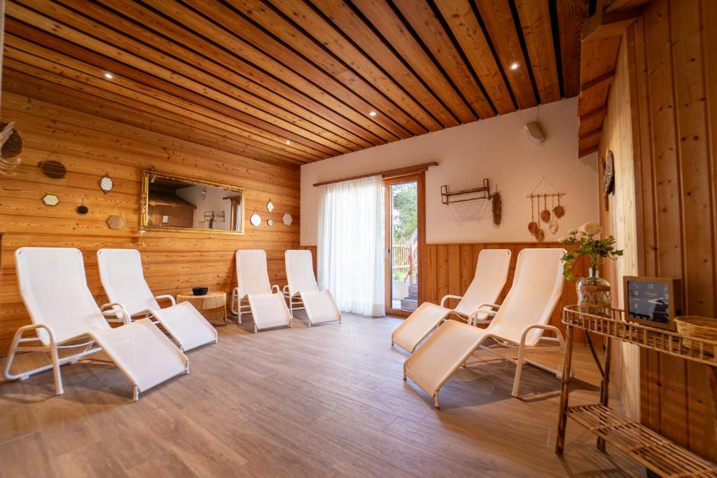 Hôtel Chalet Royal - Resim 44