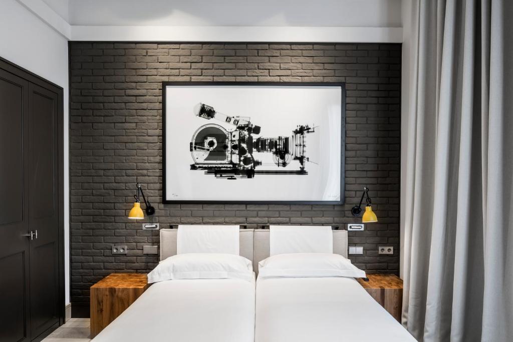 Midtown Apartments - 14