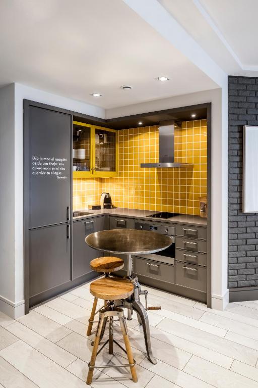 Midtown Apartments - 17