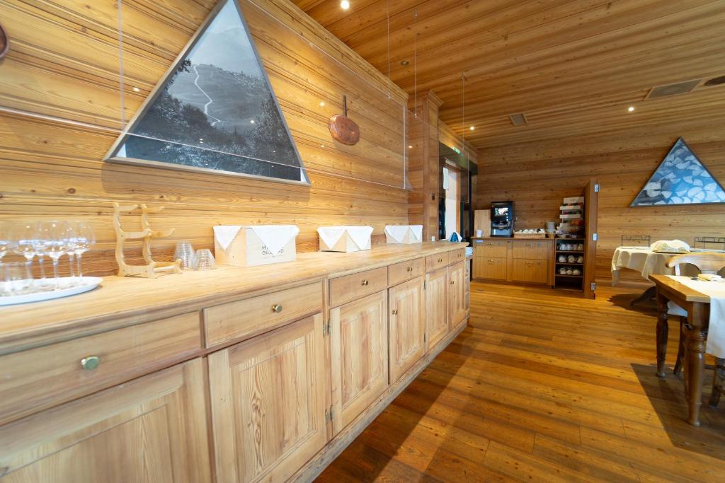 Hôtel Chalet Royal - Resim 25