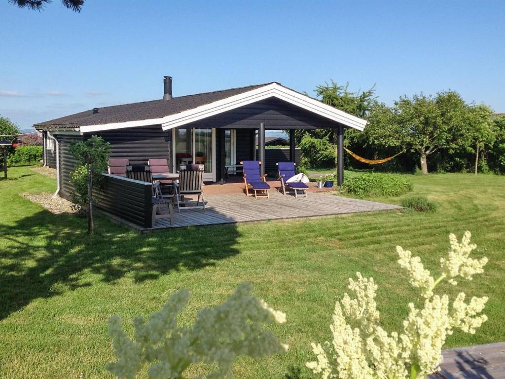 Zahrada ubytování Holiday Home Bibi - 200m from the sea by Interhome