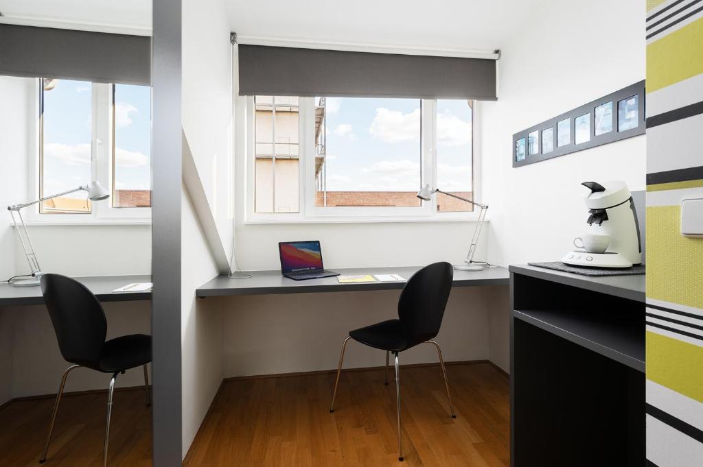 Hotel CampusZwei Komfortable Doppelzimmer & Apartments mit Küche Zentral in Ludwigsburg ideal für Business & Langzeitaufenthalte 24h Check in Kinder bis 14 Jahre übernachten kostenlos - Tek Kişilik Oda