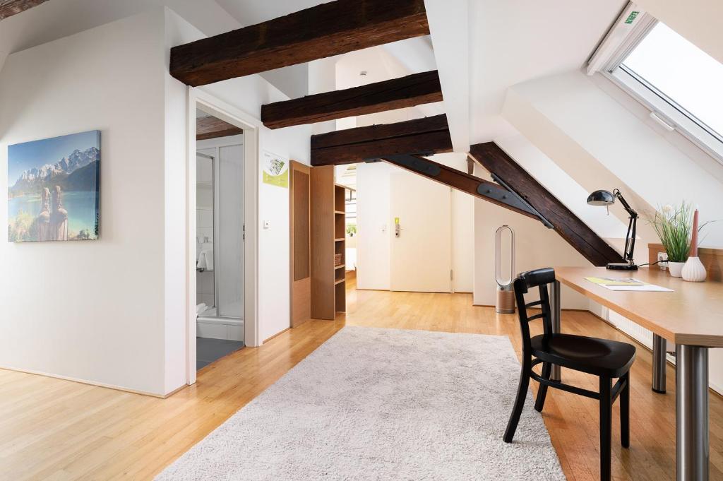 Hotel CampusZwei Komfortable Doppelzimmer & Apartments mit Küche Zentral in Ludwigsburg ideal für Business & Langzeitaufenthalte 24h Check in Kinder bis 14 Jahre übernachten kostenlos - Delüks Çift Kişilik Oda