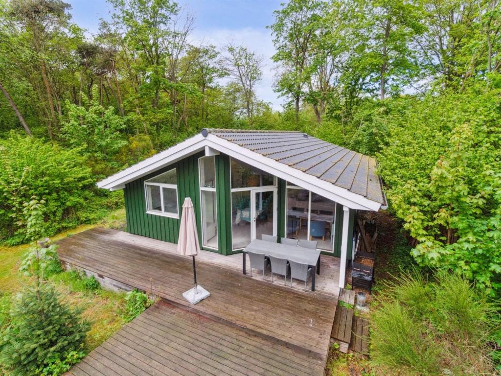 Un jardín fuera de Holiday Home Arkil - 150m from the sea by Interhome