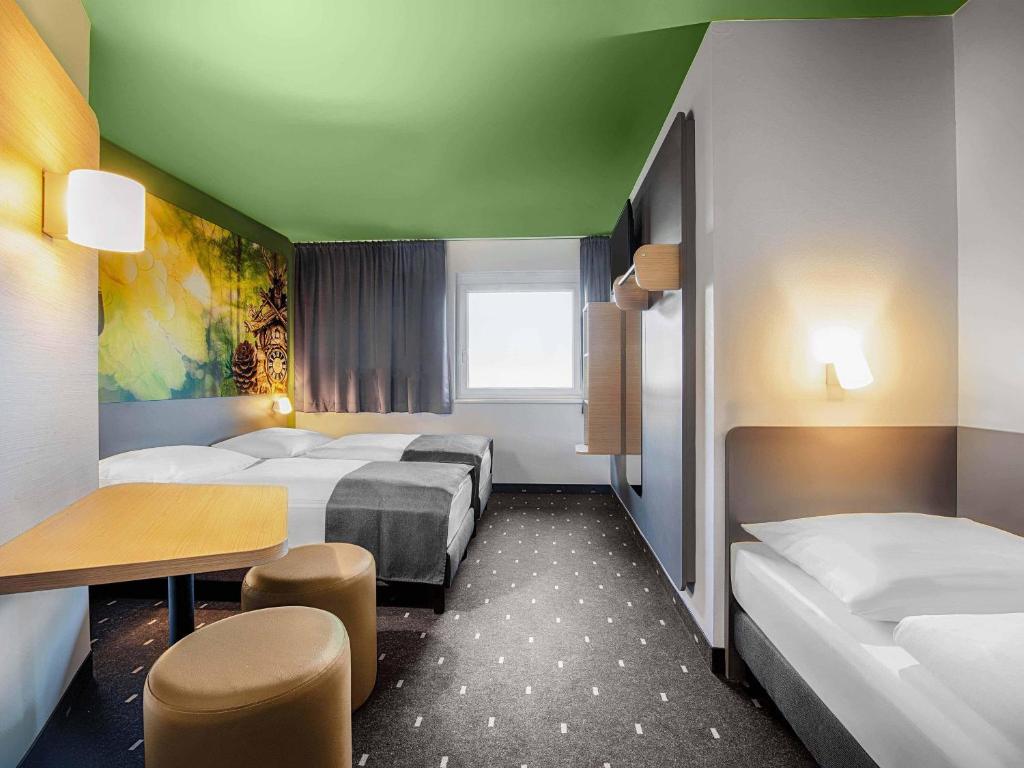 B&B HOTEL Baden-Airpark - 