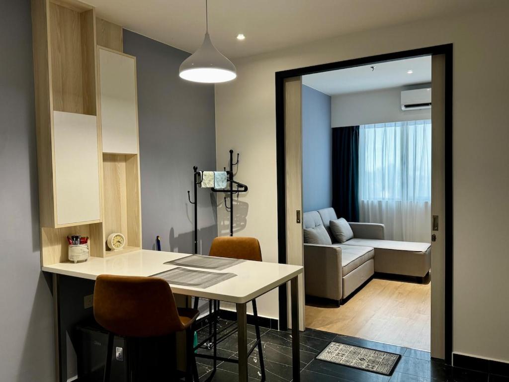 Χώρος καθιστικού στο Vetro 11 Suites - Kota Kinabalu - J-Residences Welcomes You!