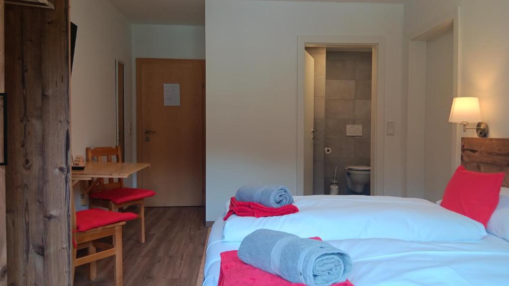 Haus Huber Zimmer und Apartments - 13