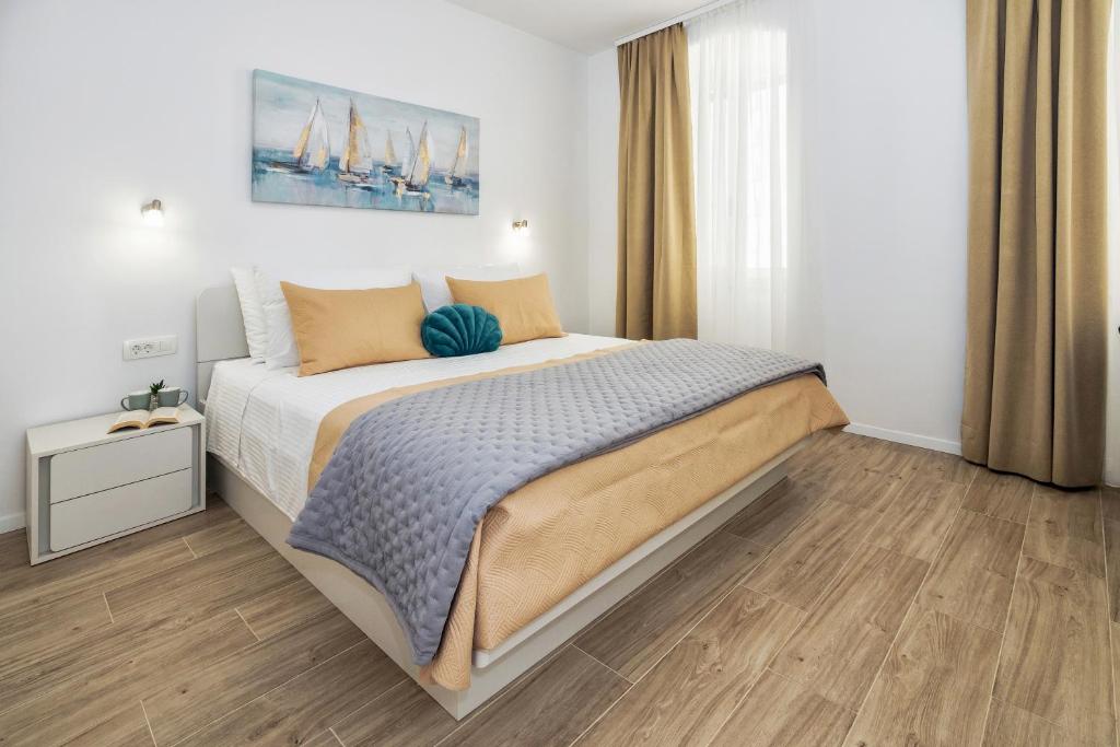 Central Split - Spacious 2BR - 2 King Beds