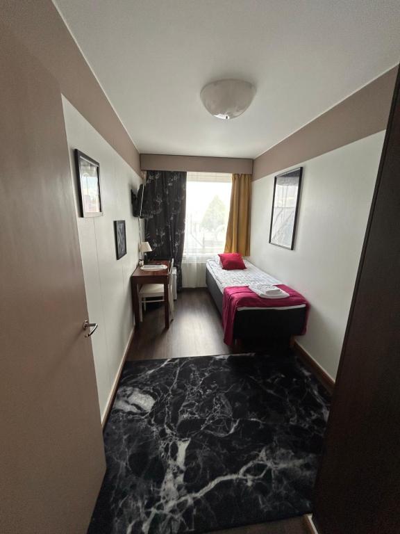 Rock Hotel Somero - Single Room With Shared Bathroom