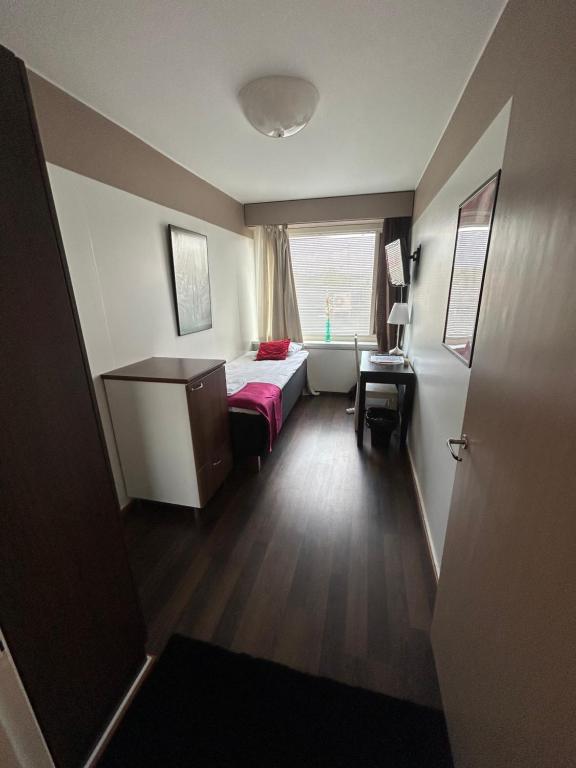 Rock Hotel Somero - Single Room With Shared Bathroom