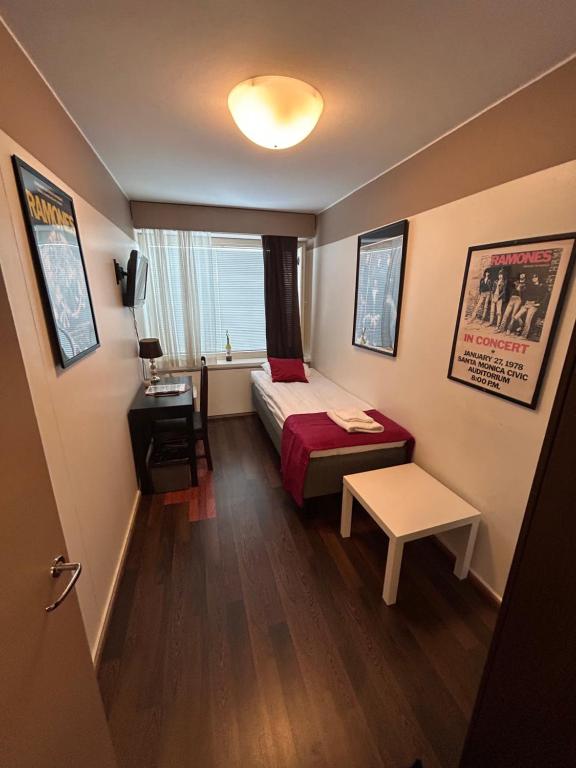 Rock Hotel Somero - Single Room With Shared Bathroom
