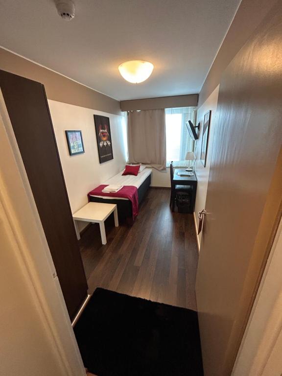 Rock Hotel Somero - Single Room With Shared Bathroom