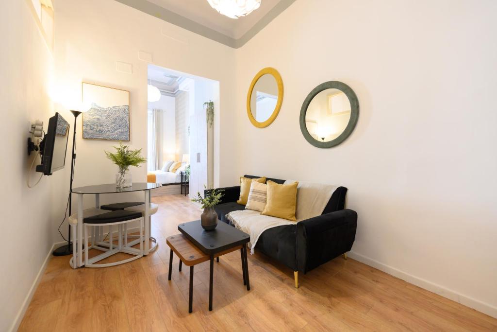 Apartamento de 1 dormitorio con balcón en el corazón de Madrid Temporal CER822