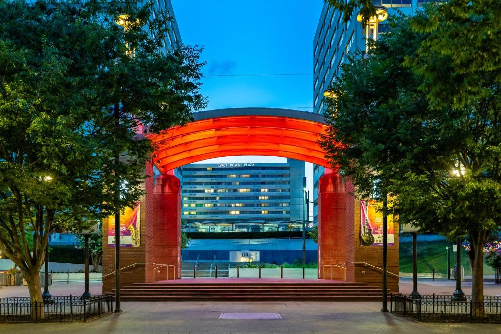 Crowne Plaza Knoxville Downtown University by IHG photo