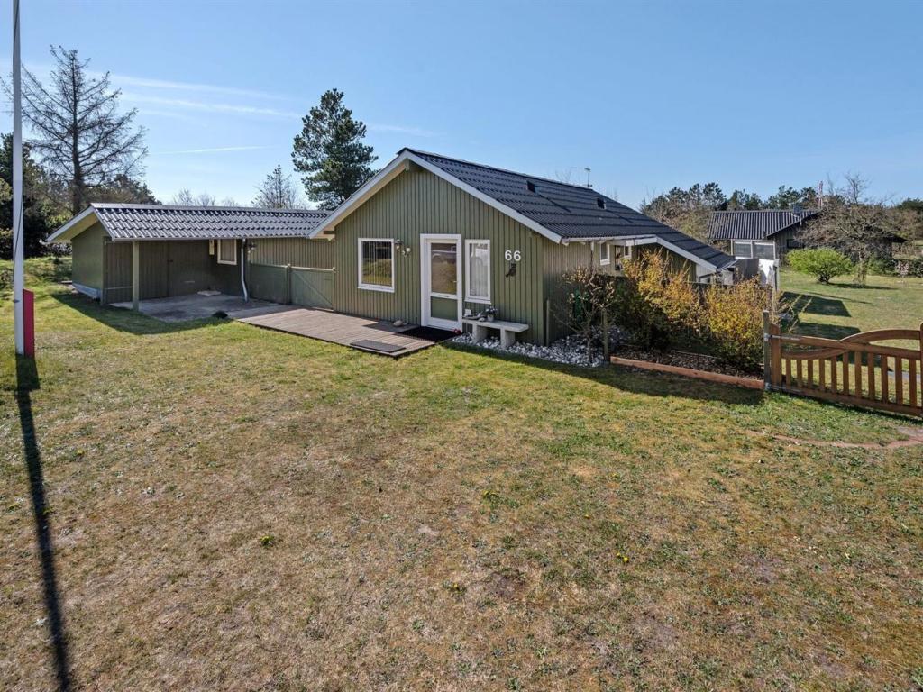 Το κτήριο όπου στεγάζεται  η παραθεριστική κατοικία