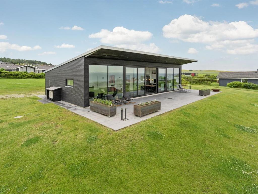 Zahrada ubytování Holiday Home Alyna - 200m from the sea by Interhome