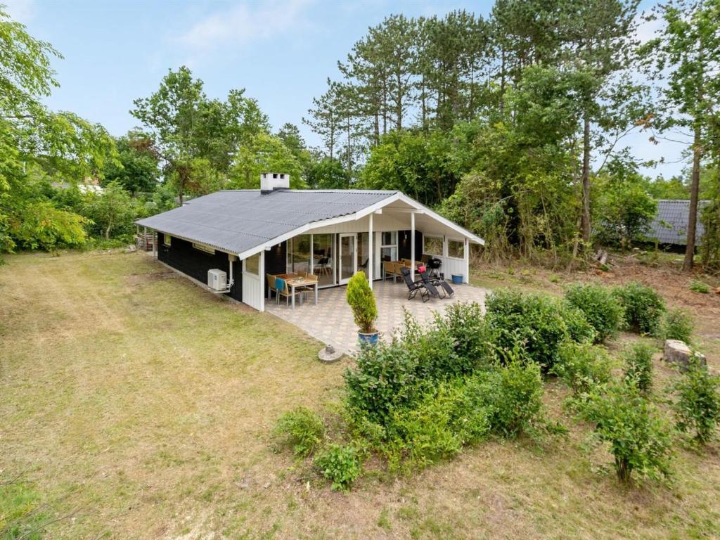 Κήπος έξω από το Holiday Home Jakko - 300m from the sea by Interhome