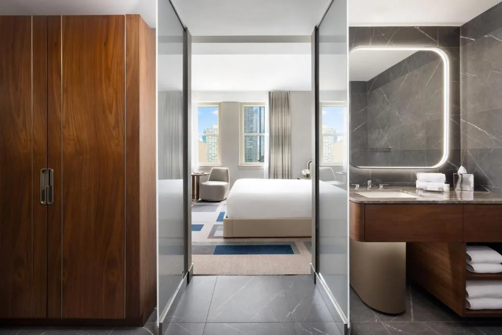 Deluxe Queen Room