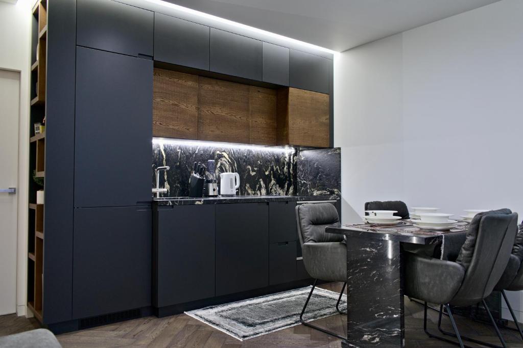 Victory-30 Luxe Apartment City Center photo 6
