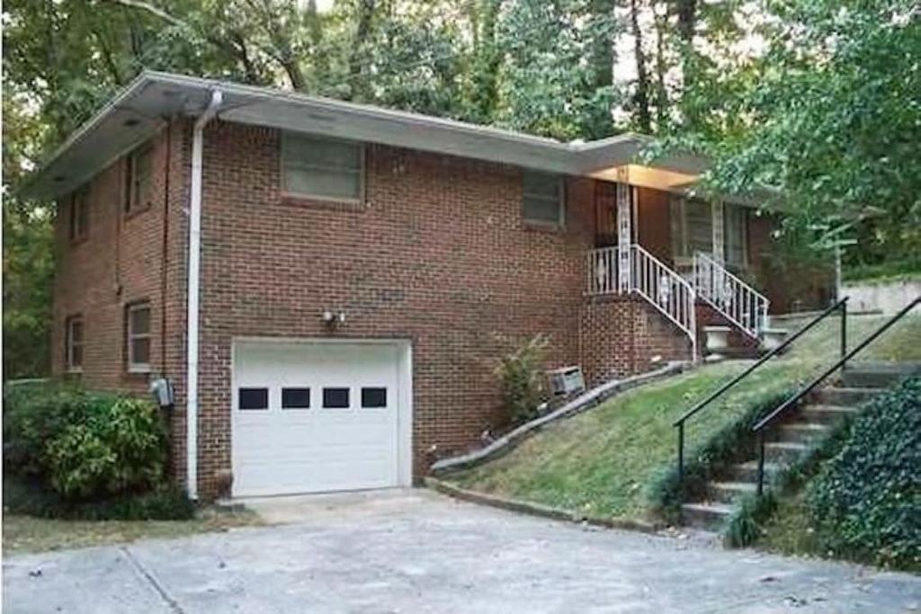 Rose Drive Brickstone 8, Center Point (precios actualizados 2026)